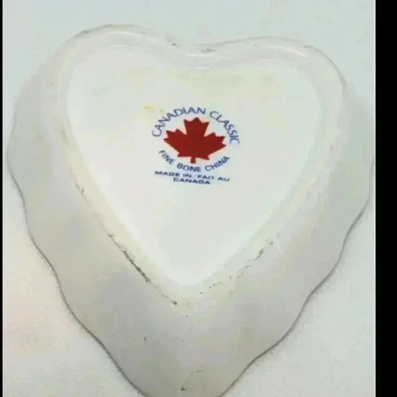 Vintage Heart Trinket Jewelry Dish Roses Fine Bone China Rare Canadian Classics - Picture 5 of 10